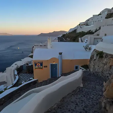 Apartment Lava Oia's *
